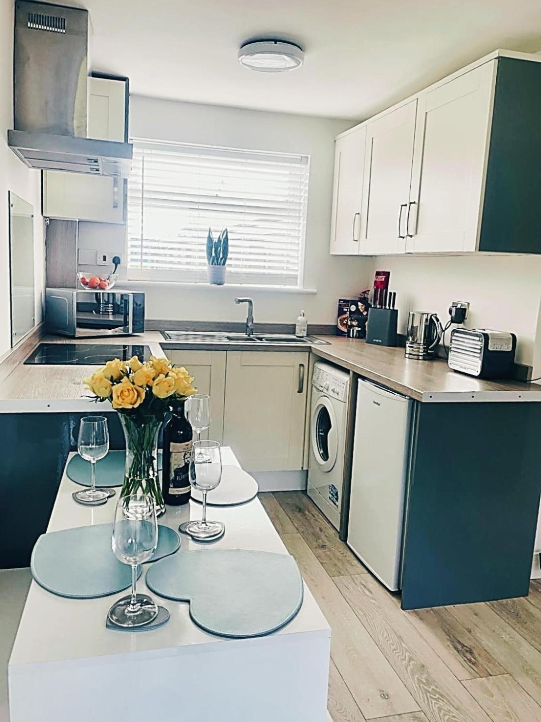 Look No Further Gorgeous Newly Renovated Contemporary Chalet Sandown Bay Holiday Centre Экстерьер фото